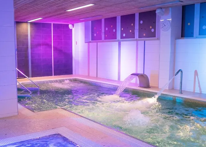 Jestebrno فندق 4*